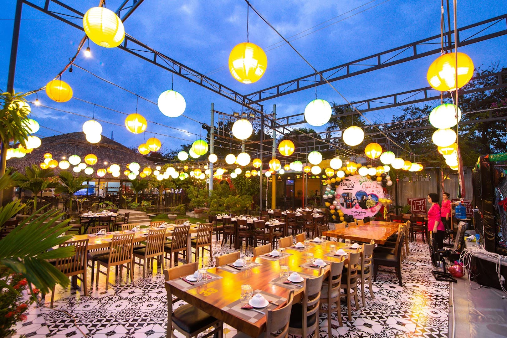 ĐÈN LỒNG QUÁN | NHÀ HÀNG QUẬN 2 | NHÀ HÀNG THẢO ĐIỀN | NHÀ HÀNG NGON QUẬN 2