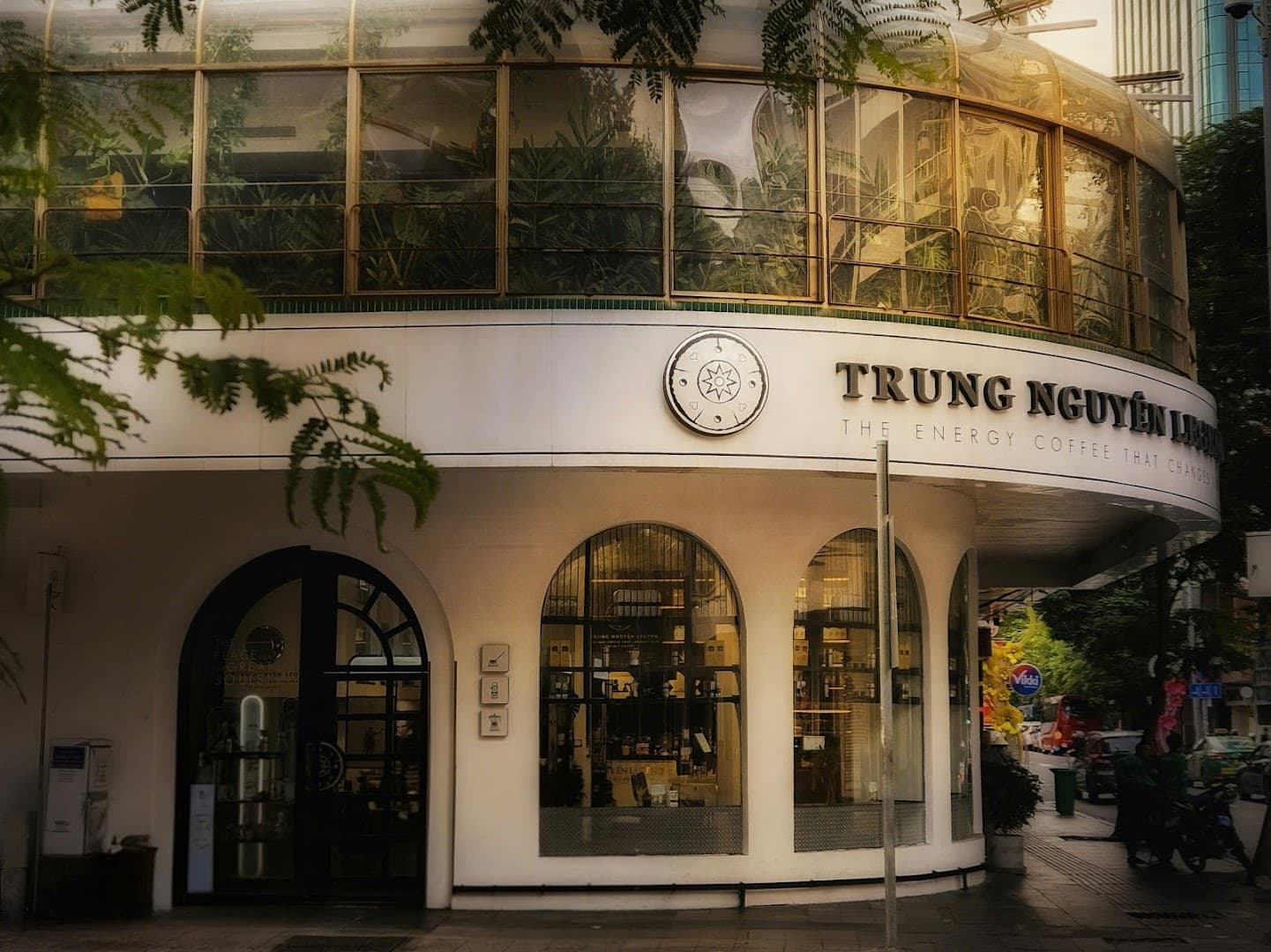 Thế Giới Cà Phê Trung Nguyên Legend