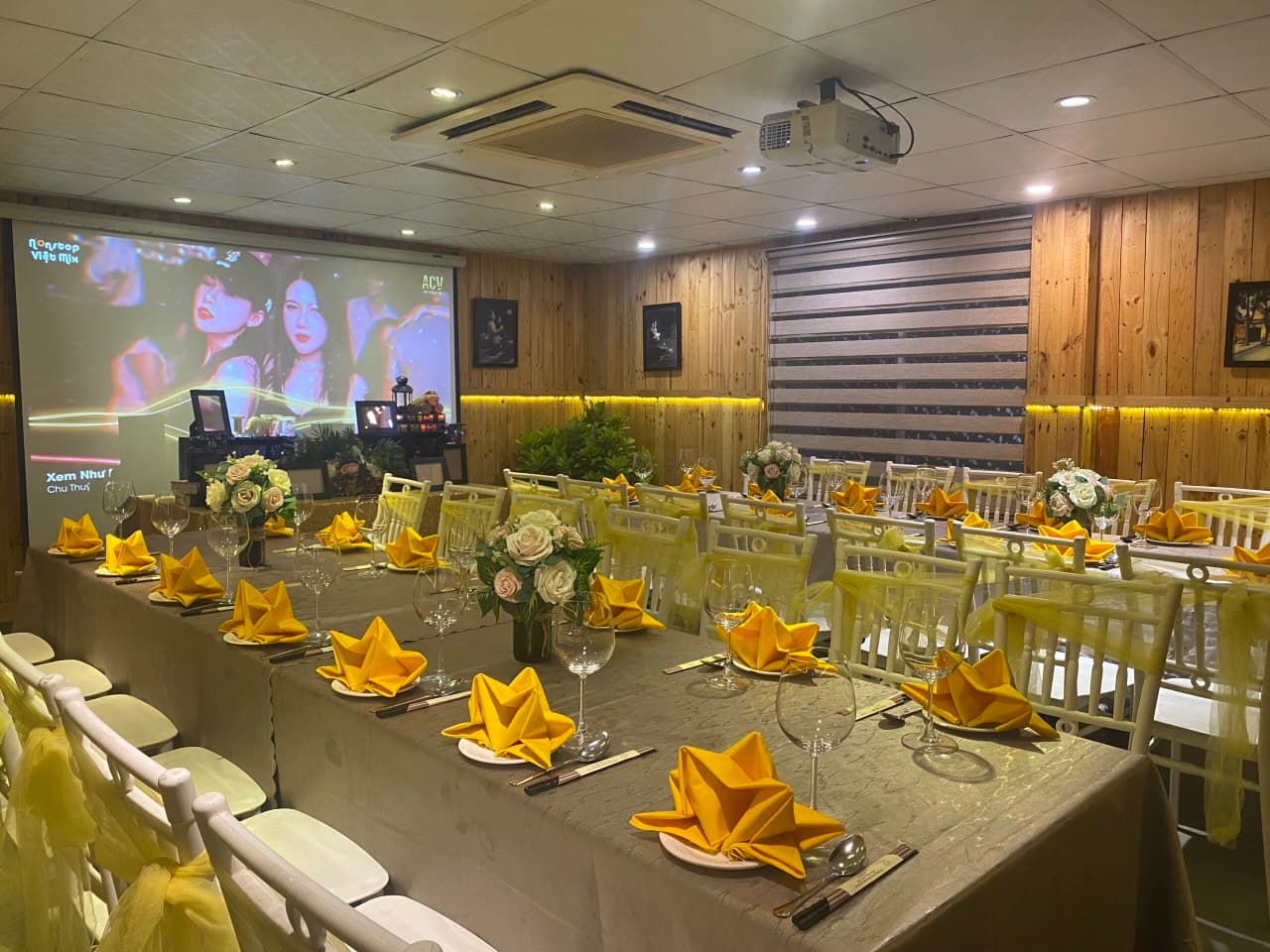 Nhà hàng hải sản Hương Lúa 9