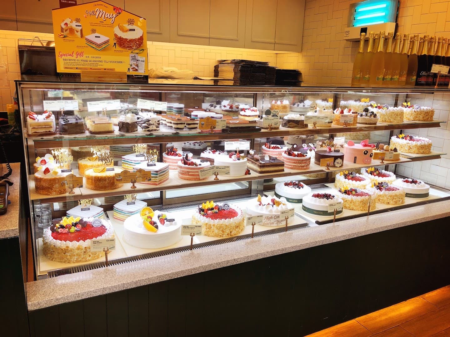 TOUS les JOURS - Trần Hưng Đạo