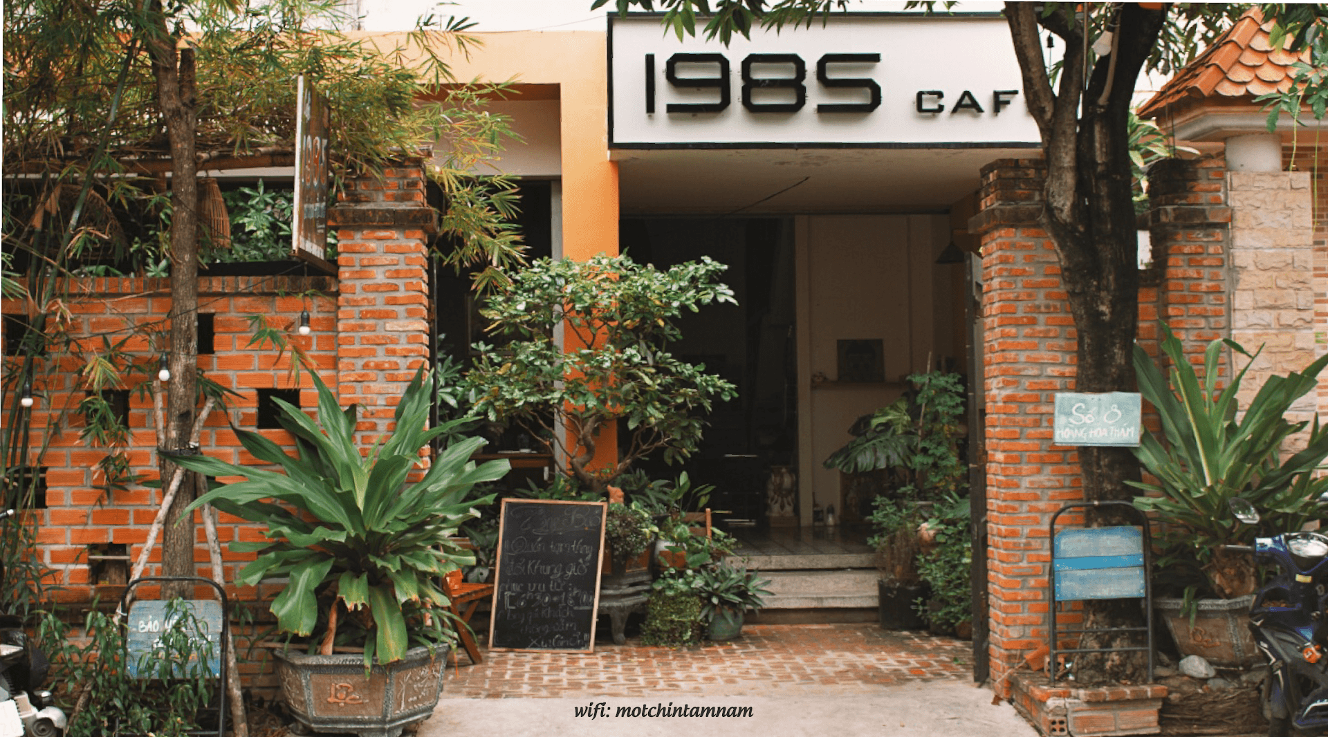 1985 Café