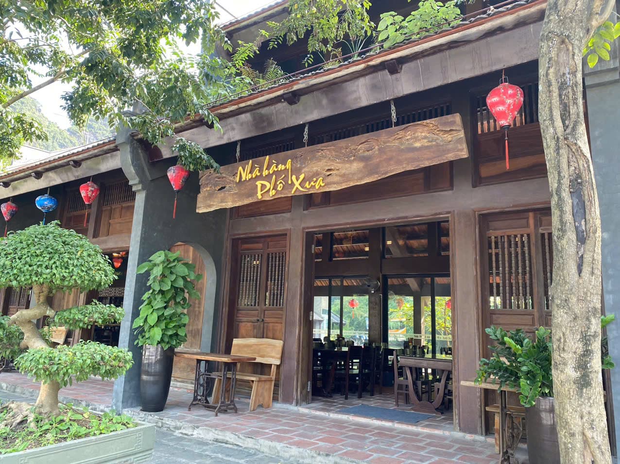 NHÀ HÀNG PHỐ XƯA (Ẩm thực tràng an)