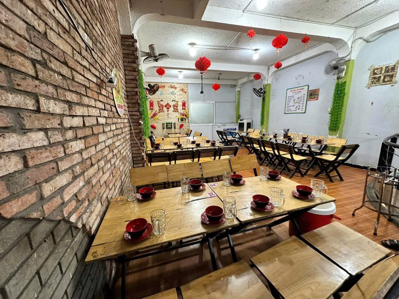 Quán nhậu Út Mai - Quán nhậu Bờ kè Trường Sa Phú Nhuận