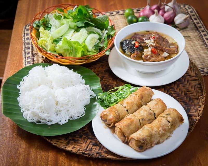 Bún chả Hoàng Gia