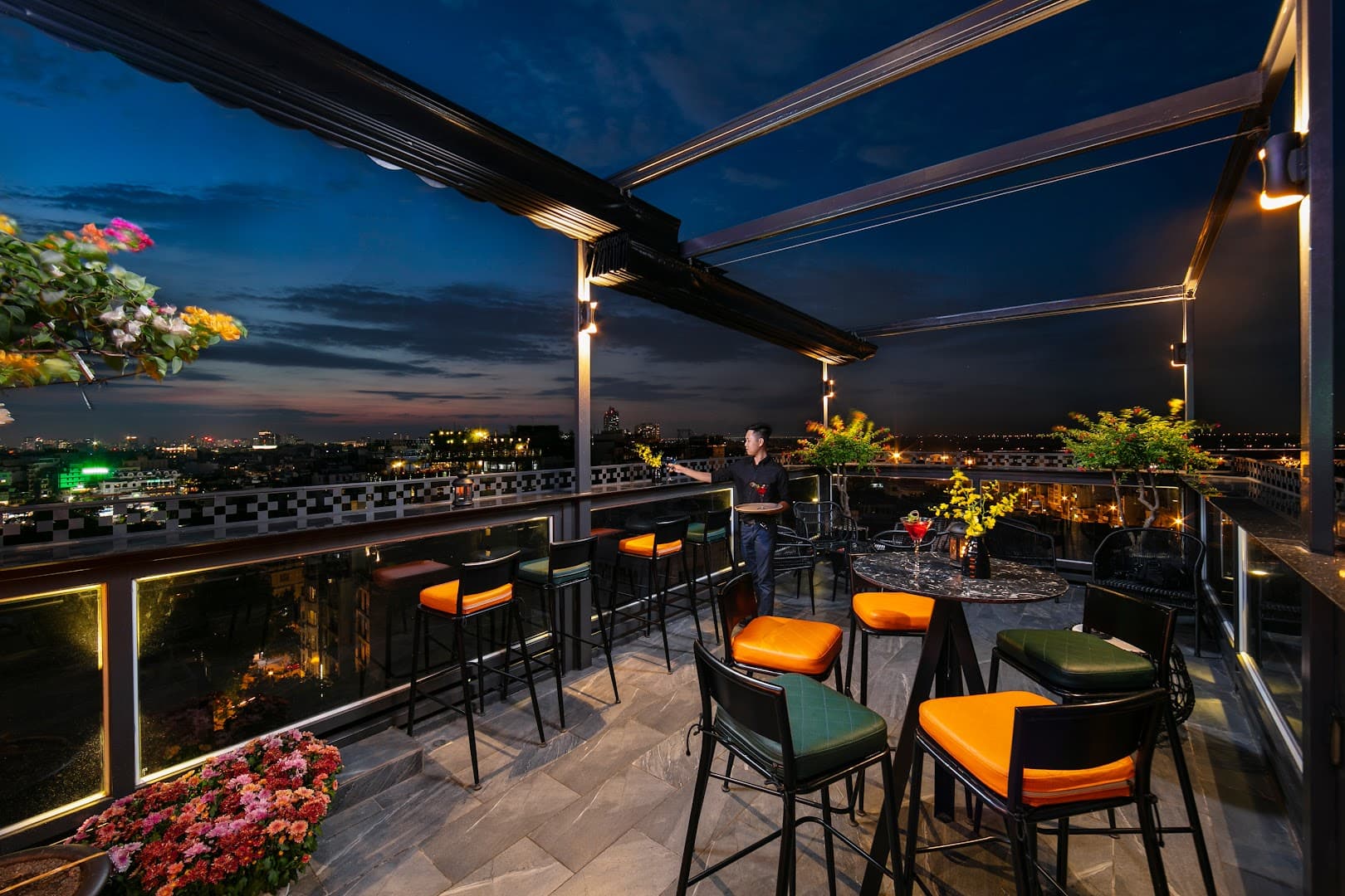 Pine & Dine Skybar and Restaurant