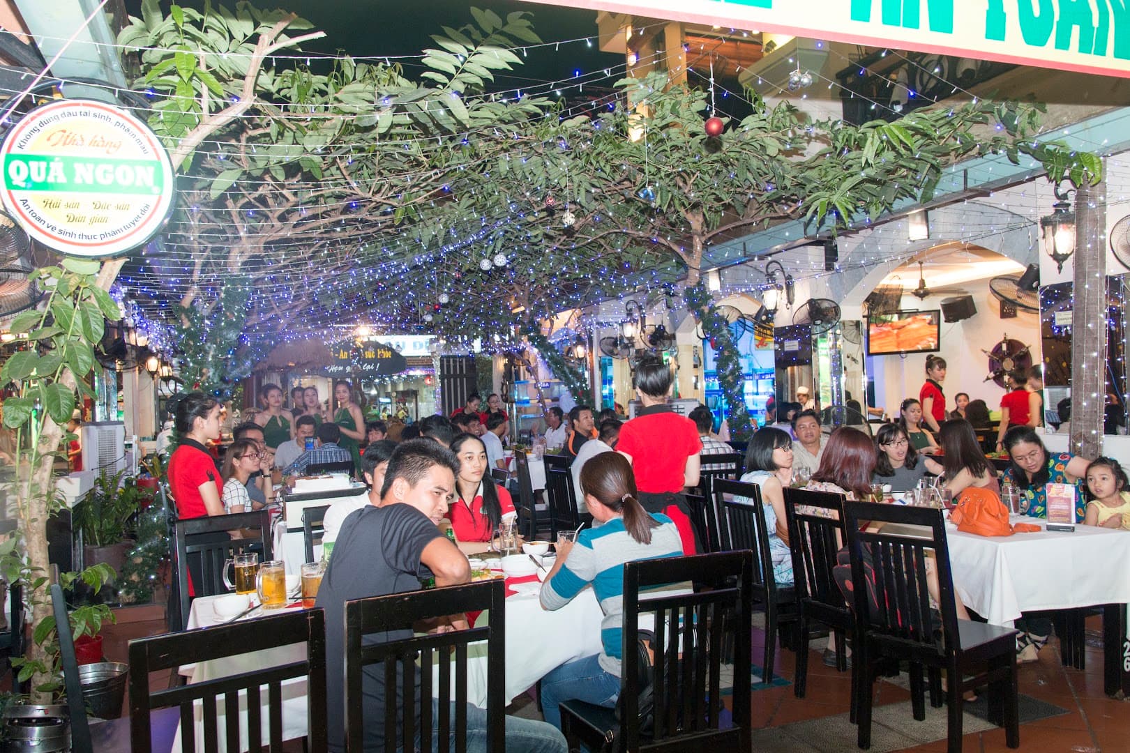 Nhà hàng Quá Ngon