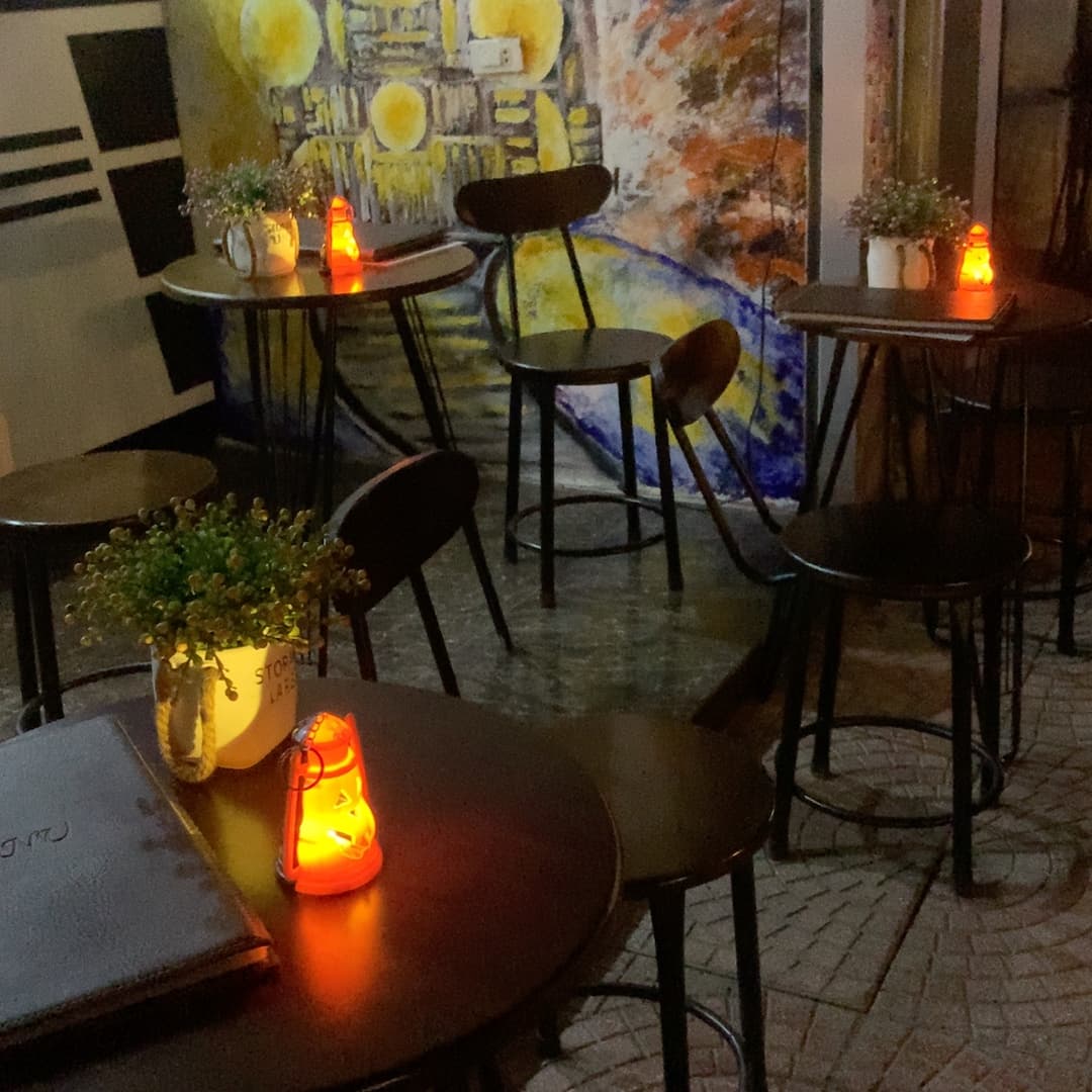 28 Train Street - Cafe & Bistro