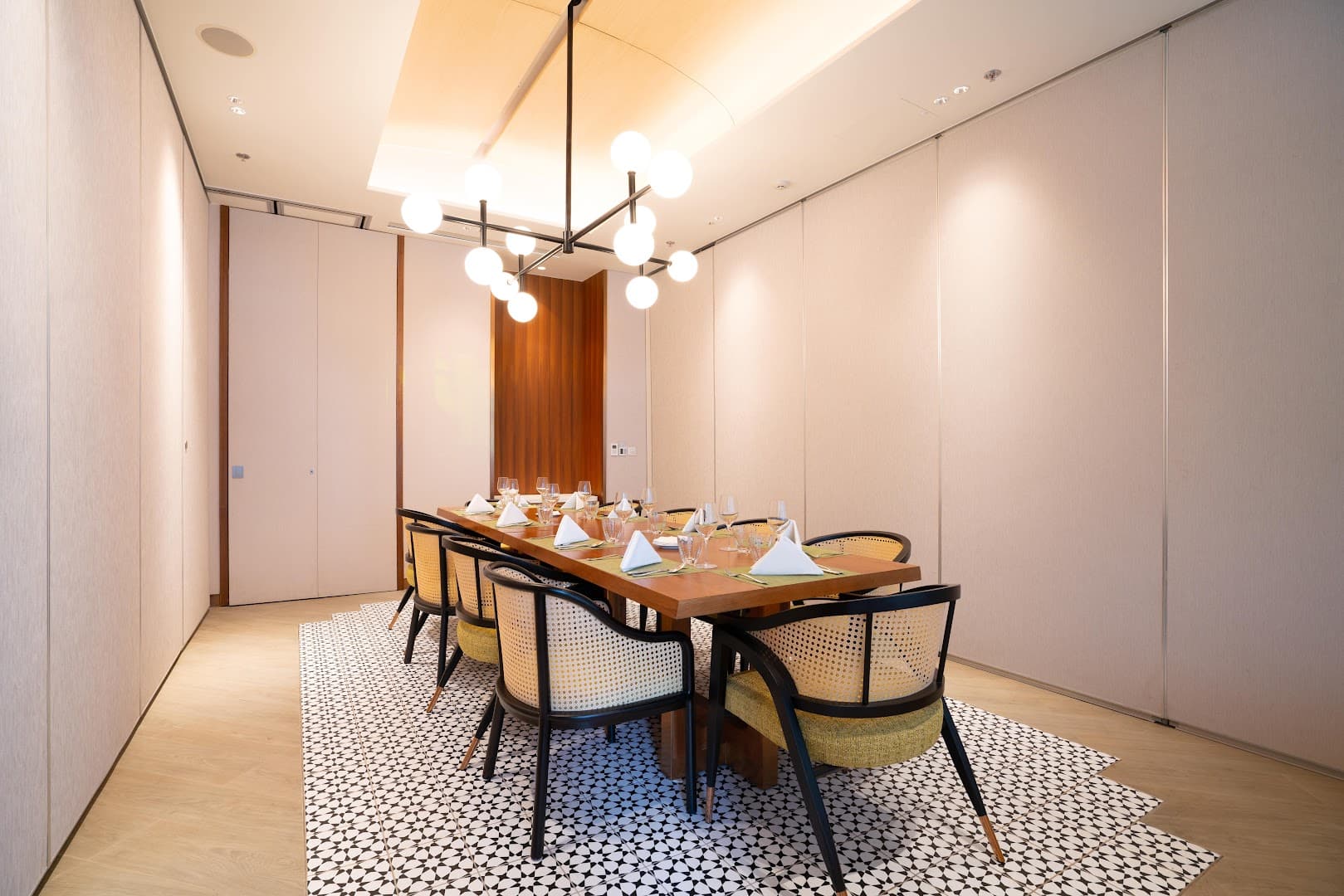 Nhà hàng The Canvas