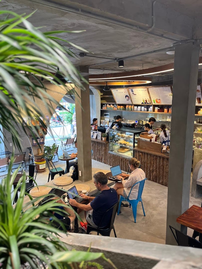 Dolphy Café 23 Nguyễn Văn Hưởng Coffee