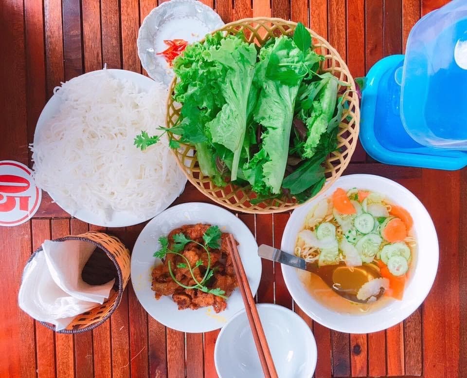 Bún chả hoa sơn