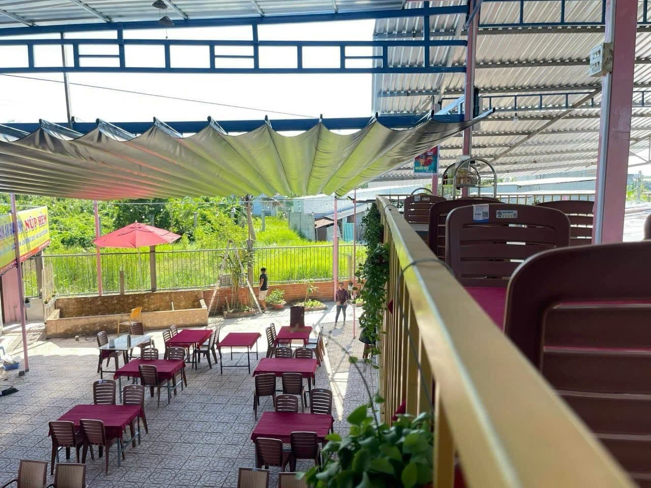 Quán ăn gia đình Núp Hẻm