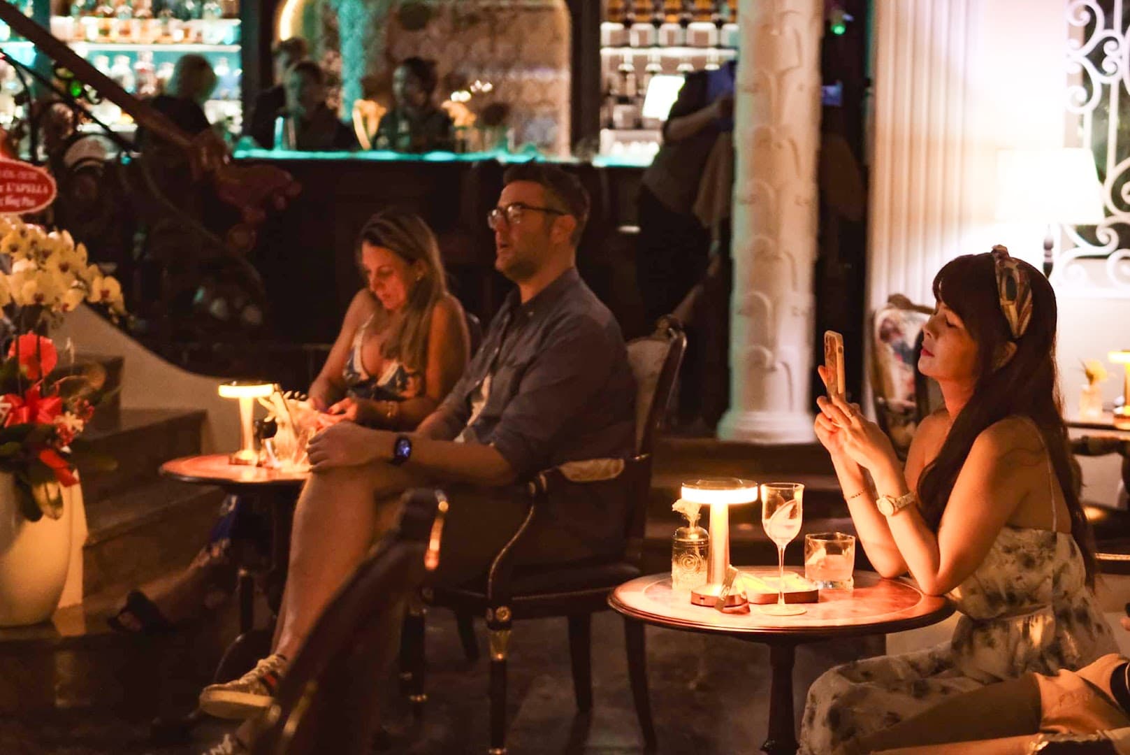 L' Apella Cafe & Lounge