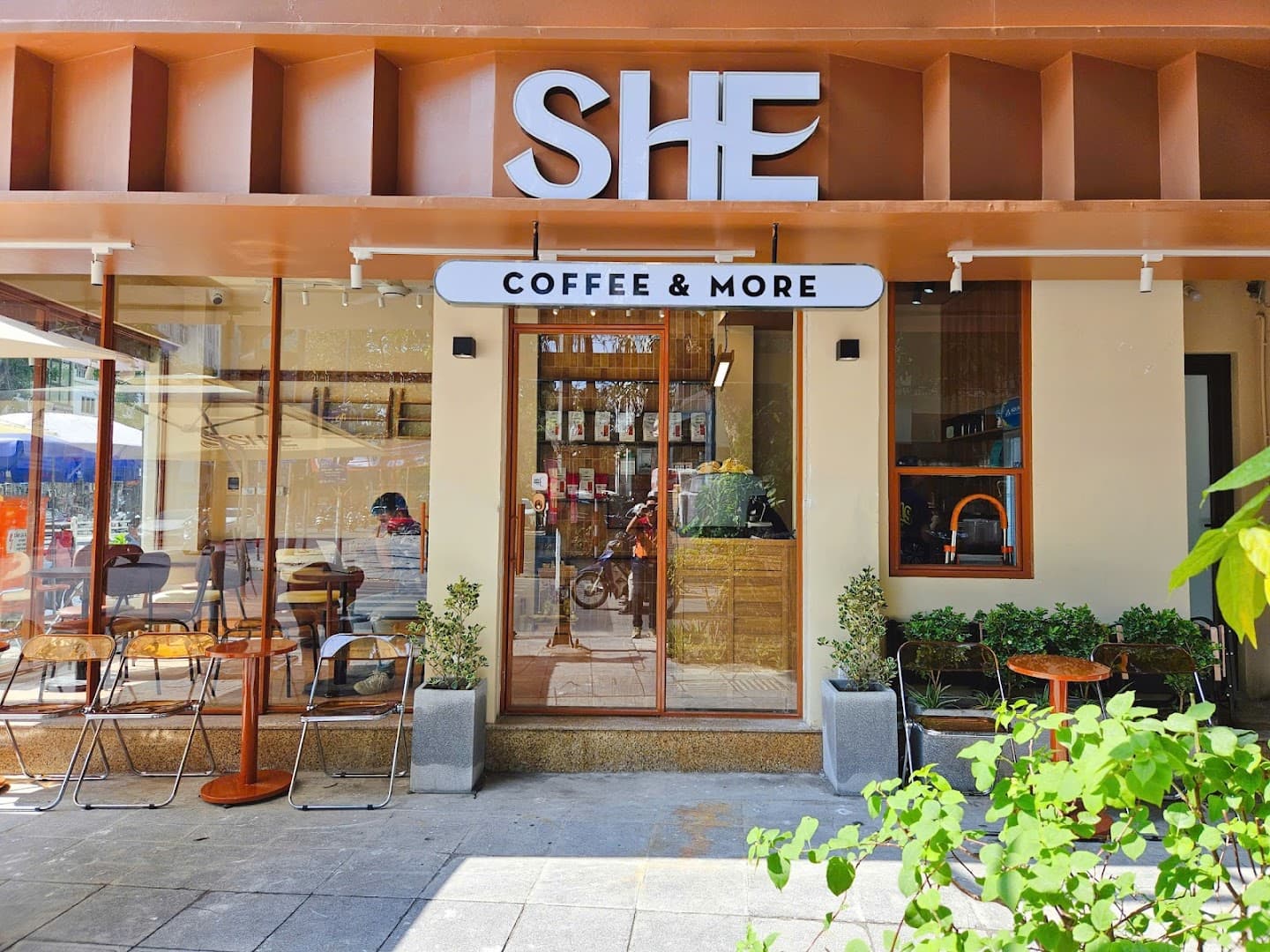 SHE - Coffee & more