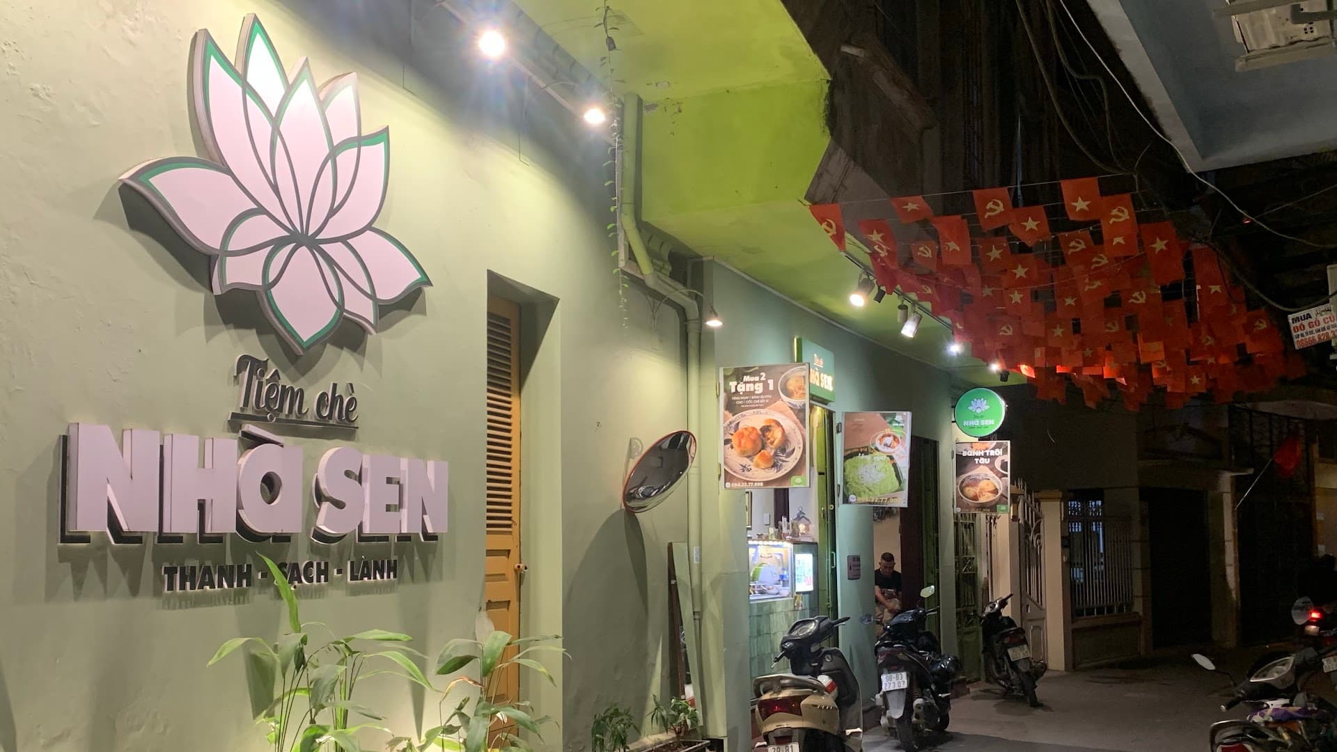 Tiệm Chè Nhà Sen - Chè Ngon 198 Phố Vọng ( Bách Kinh Xây )