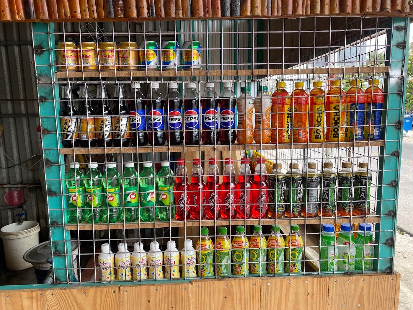 Quán Cô Ba - Hủ tiếu, Cà phê - Đồ xưa, Kỷ vật