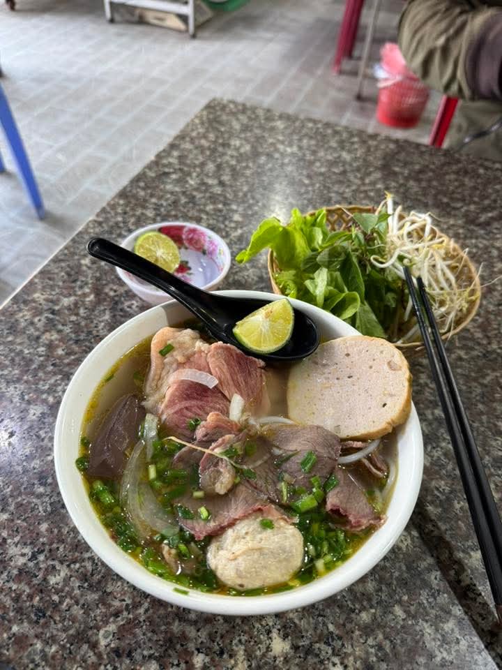 Bún Bò Huế Linh Chi