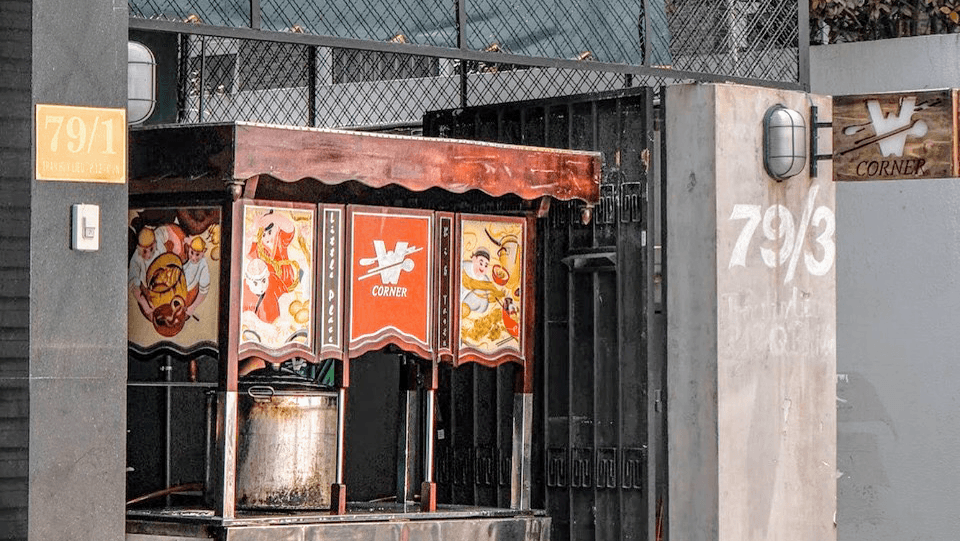 W Corner Cafe and Bistro