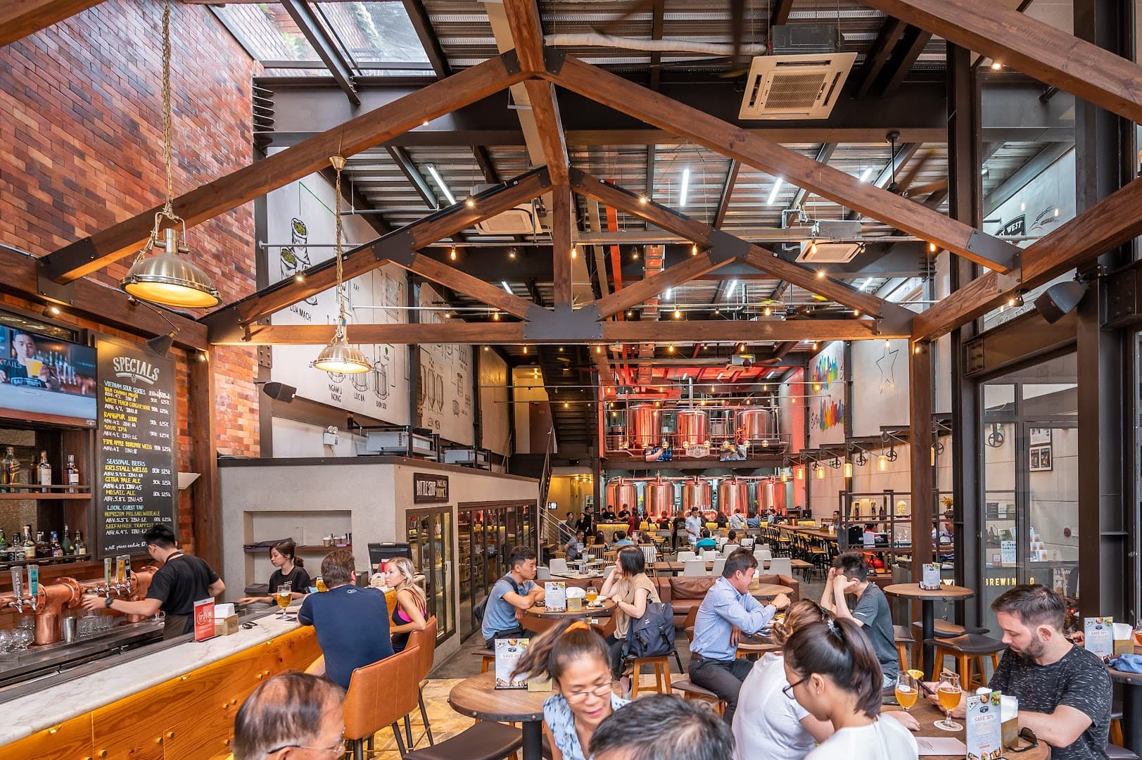 Bia Craft East West Brewing