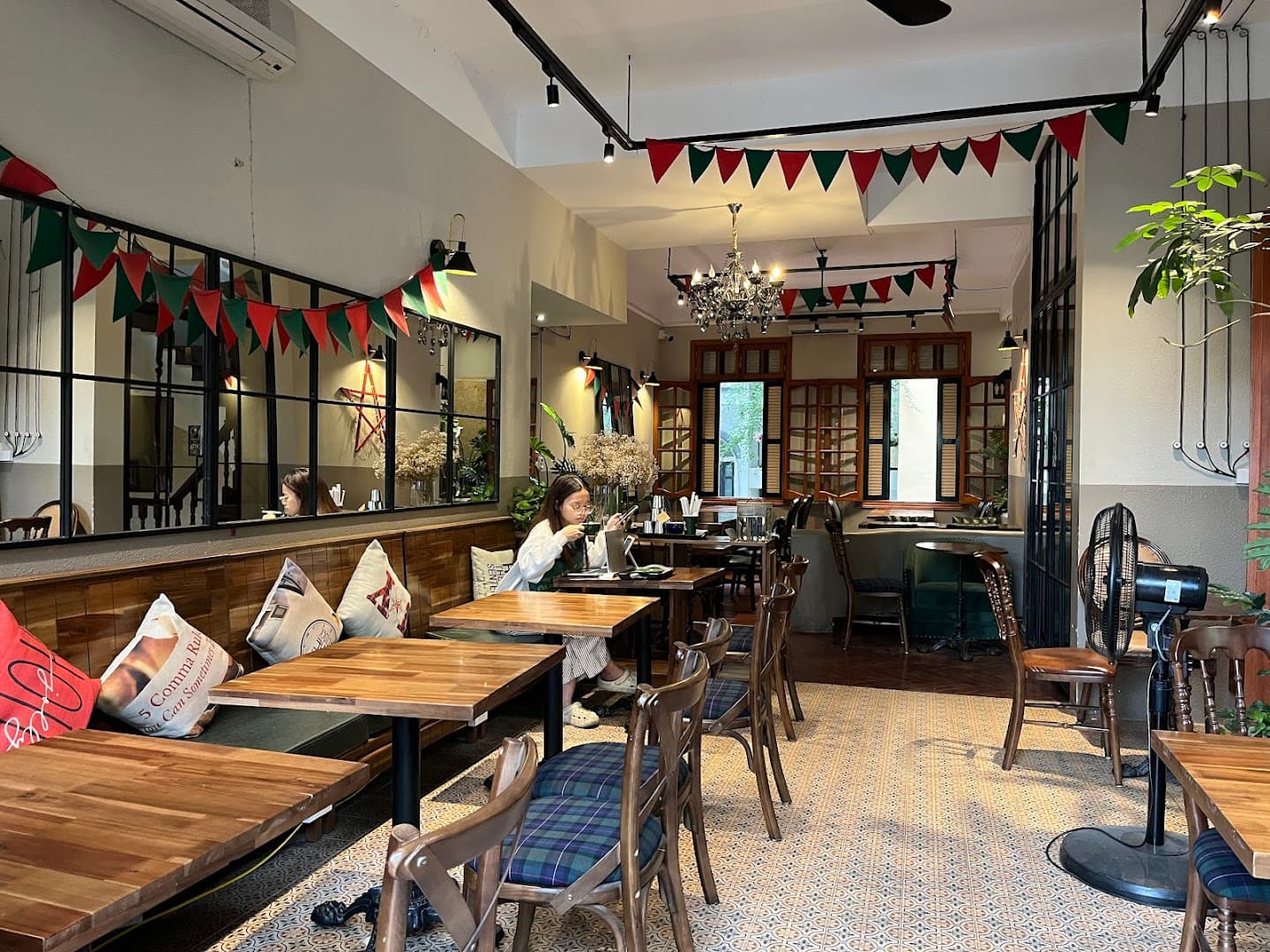 C'Art Cafe 1 - 116 Mai Anh Tuấn