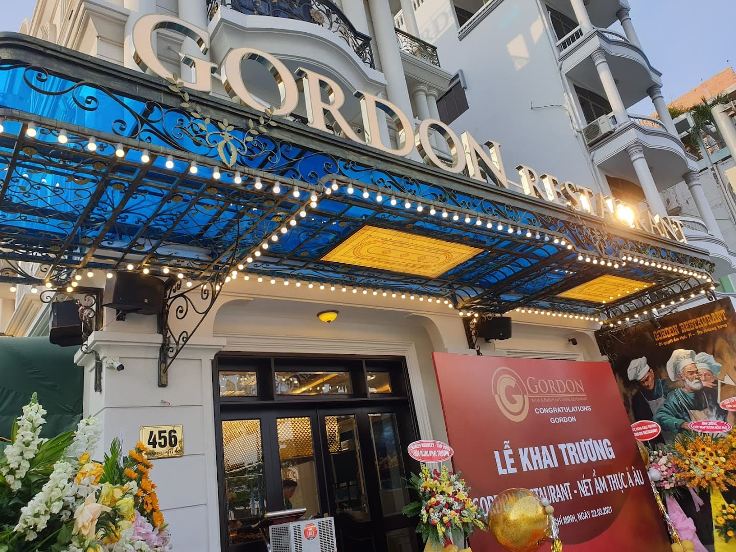 Nhà hàng ẩm thực Á - Âu GORDON