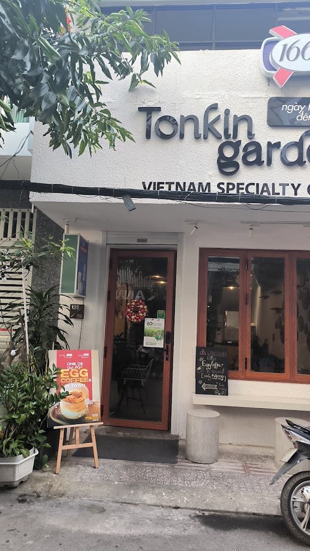 Tonkin Garden Egg Coffee & Eatery [Cafe & Croissant]