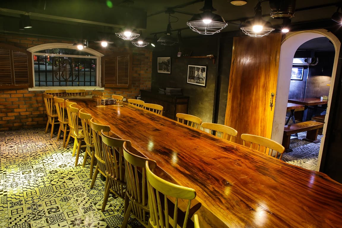 Lake View Side Restaurant