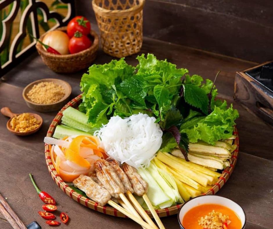 Tiệm nhà Tan - Nem nướng, bún đậu, phở cuốn ăn là nhớ