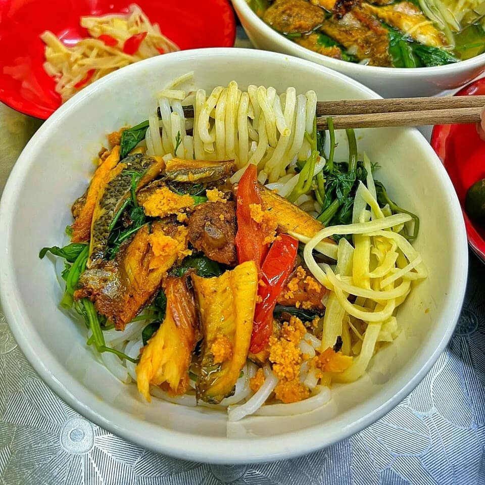 Bún thập cẩm - bún cá Tuyết Phong